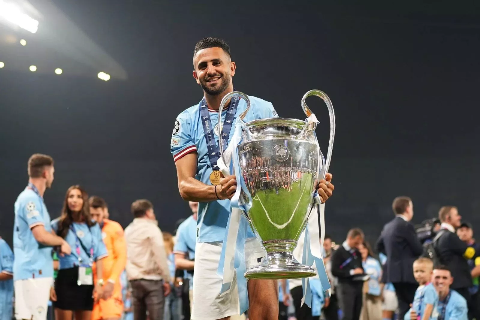 Riyad Mahrez wears Al-Ahli jersey after signing from Man City - Futbol on  FanNation