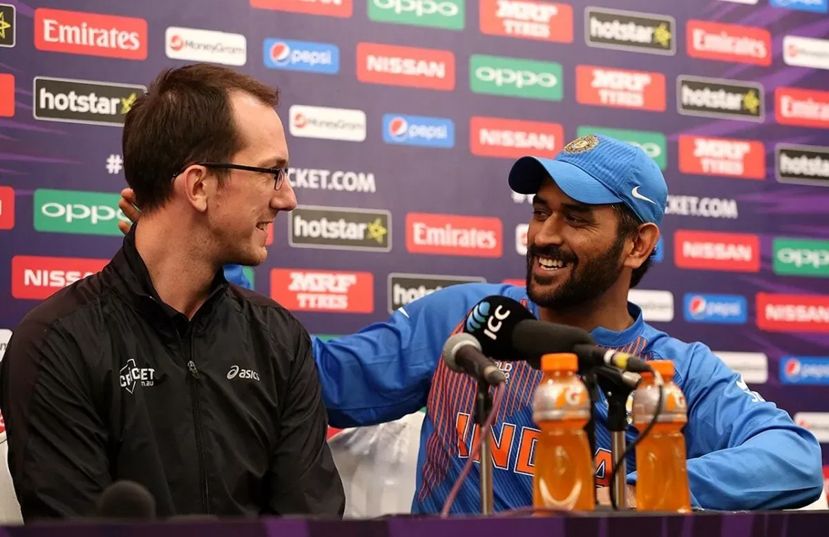 MS Dhoni, Journalist Sam Ferris