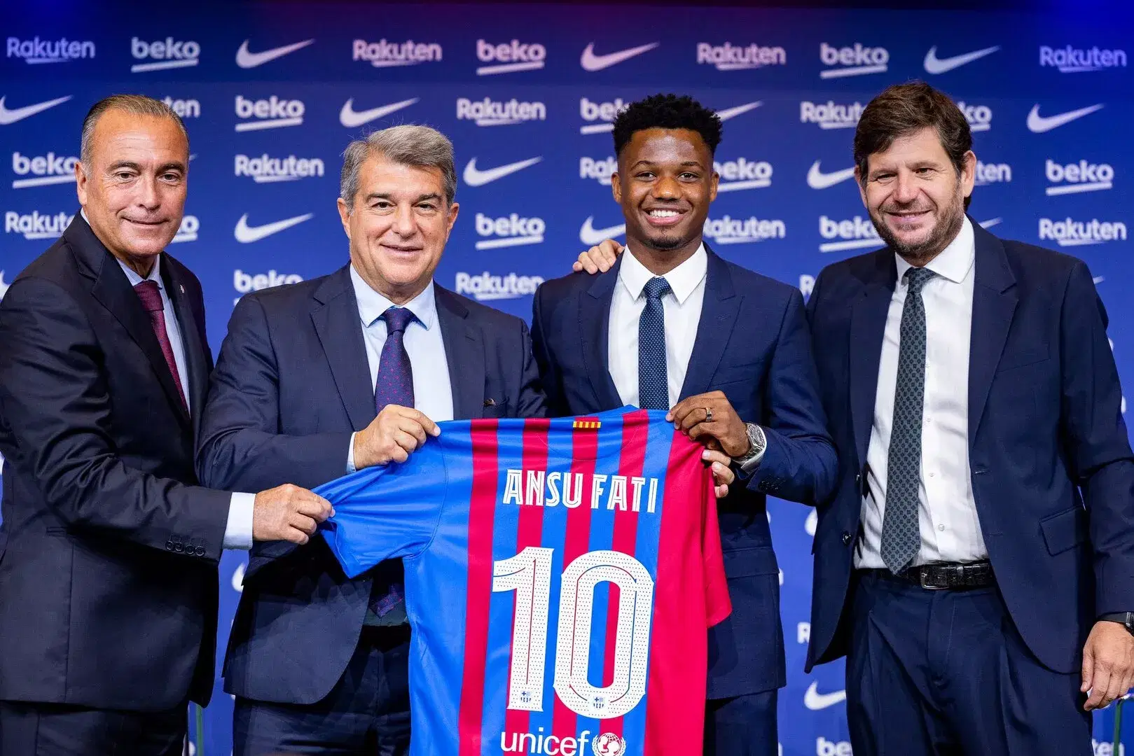 Barcelona: Ansu Fati strongly considers leaving FC Barcelona, with Chelsea  and Tottenham offers on the table