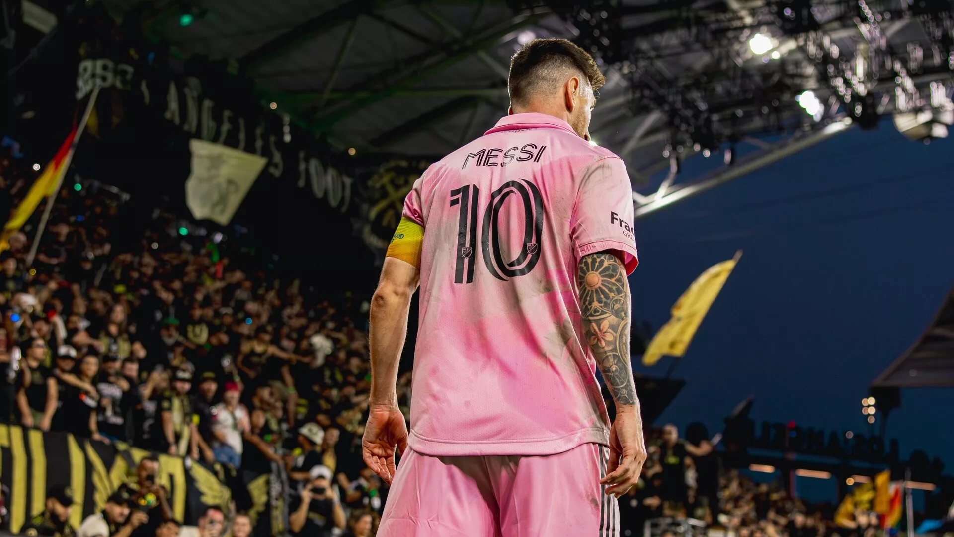 LeBron James an LAFC Fan? Carlos Vela on Beita Time 