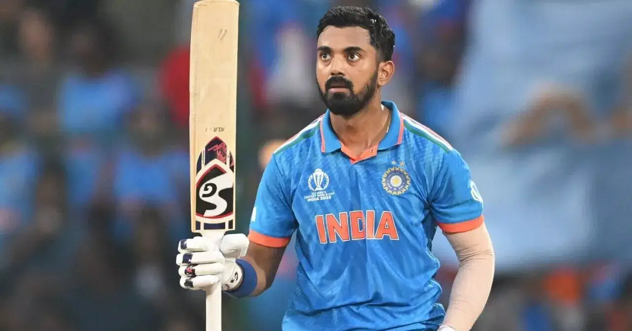 KL Rahul celebra su siglo en la Copa Mundial de Críquet ICC 2023