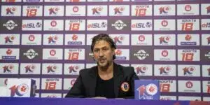 SIMON GRAYSON ISL 2023-24 BENGALURU FC VS EAST BENGAL JAVI HERNANDEZ SUNIL CHHETRI CONTROVERSIAL PERNALTY NAOREM MAHESH SINGH CARLES CUADRAT