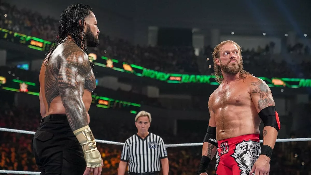 EDGE vs Roman Reigns WWE