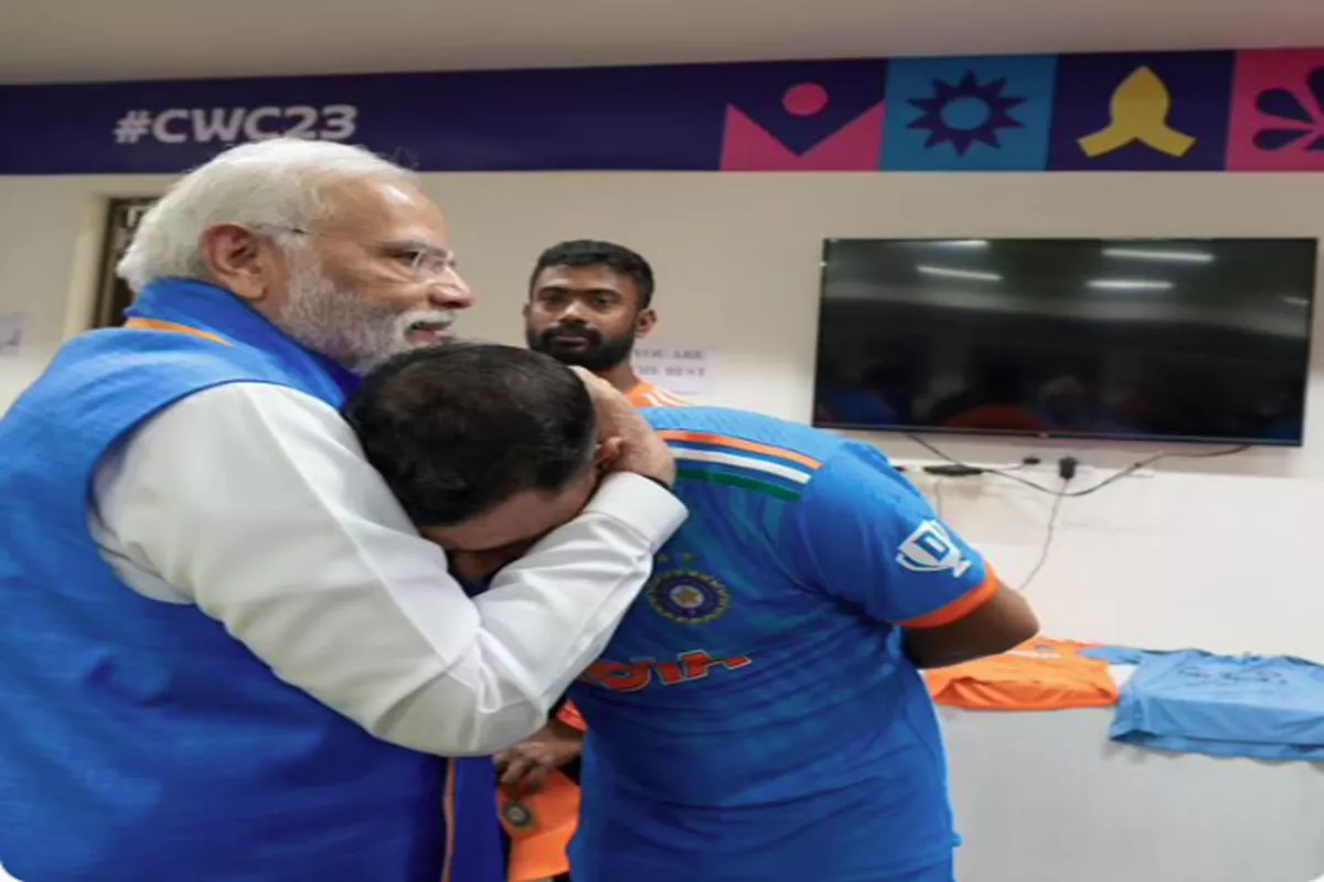 PM Narendra Modi hugs Mohammed Shami after Indian team loss in IND vs AUS CWC final