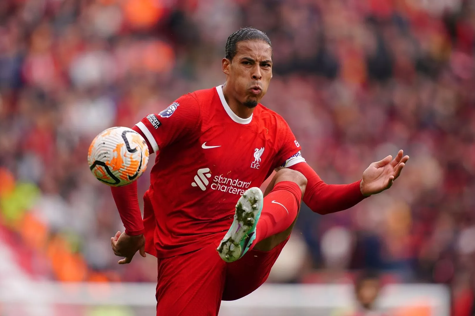 Liverpool set to offer new improved deal to Virgil van Dijk