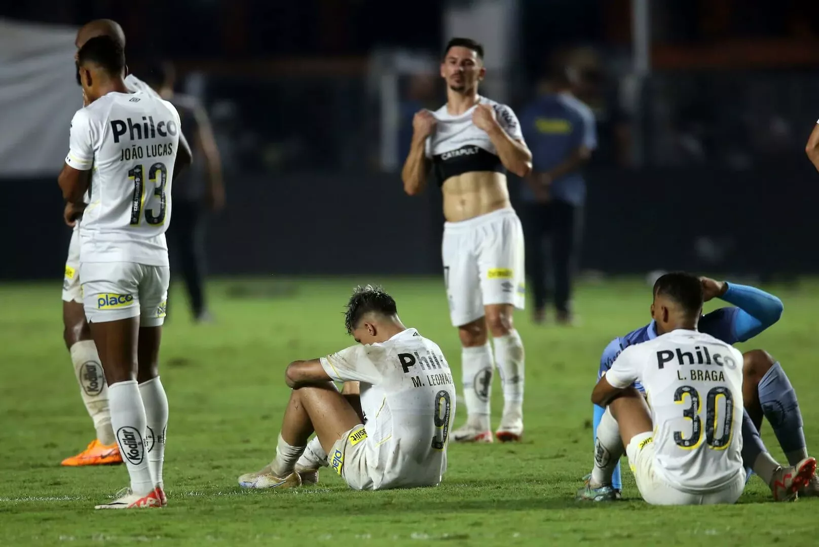 No Santos player will wear Pelé's No. 10 until the club returns to Serie A,  new club president says