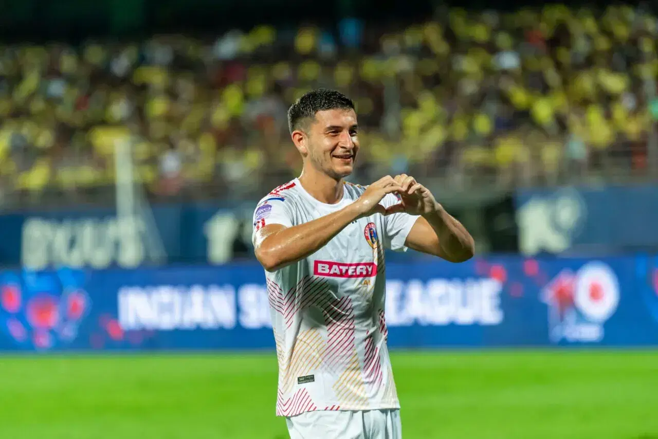 Saul Crespo signs contract extension at East Bengal.