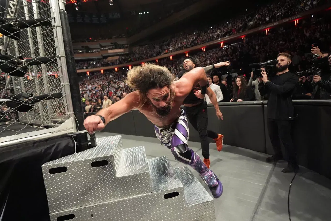 Seth Rollins Roman Reigns WWE Raw