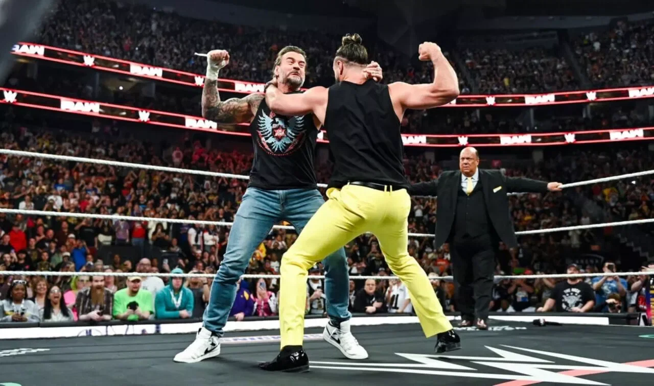 WWE RAW Seth Rollins CM Punk (1)