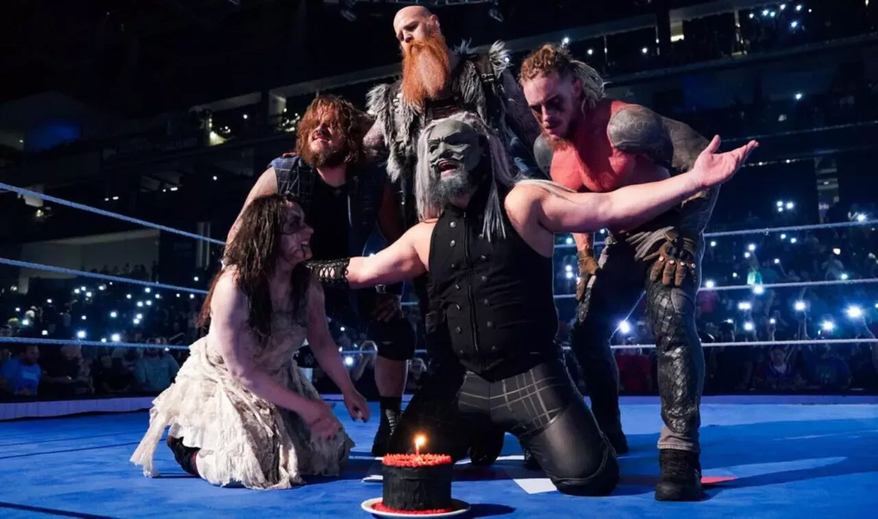 WWE Smackdown Tío Howdy y Erick Rowan, Dexter Lumis, Joe Gacy y Nikki Cross Wyatt Sicks
