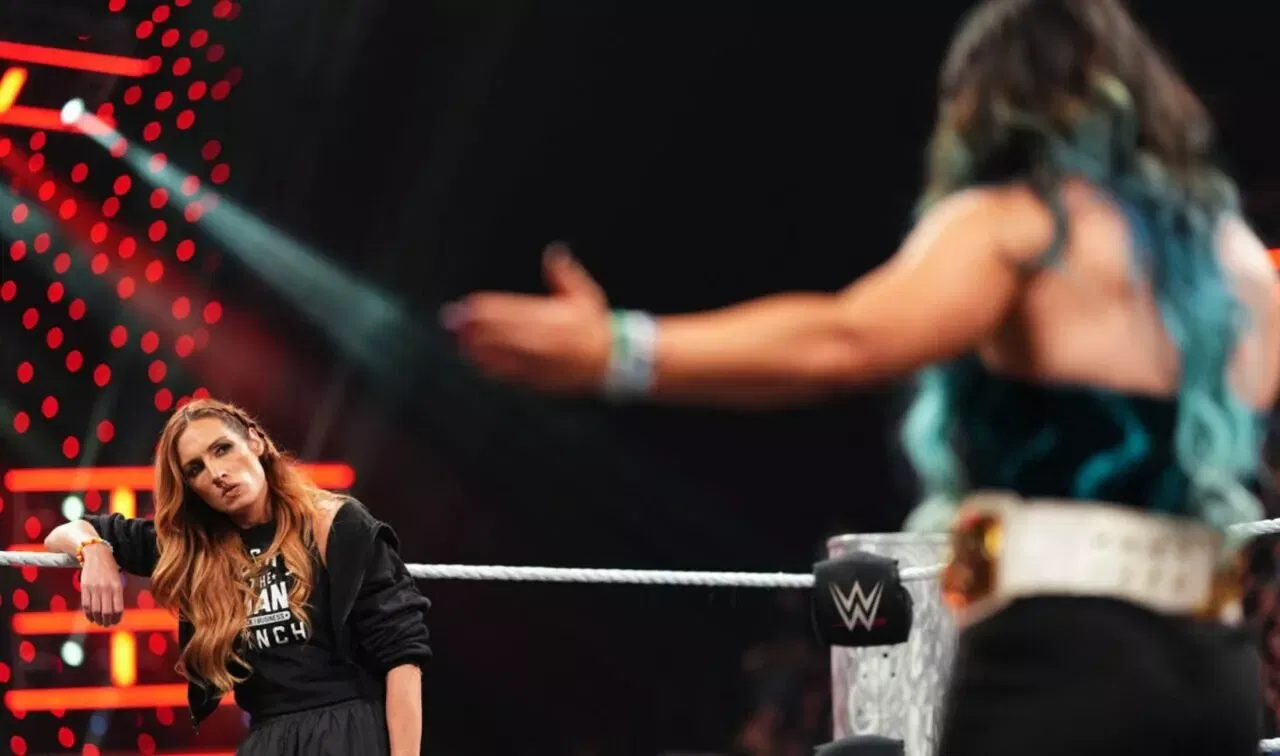 WWE RAW Becky Lynch and Lyra Valkyria