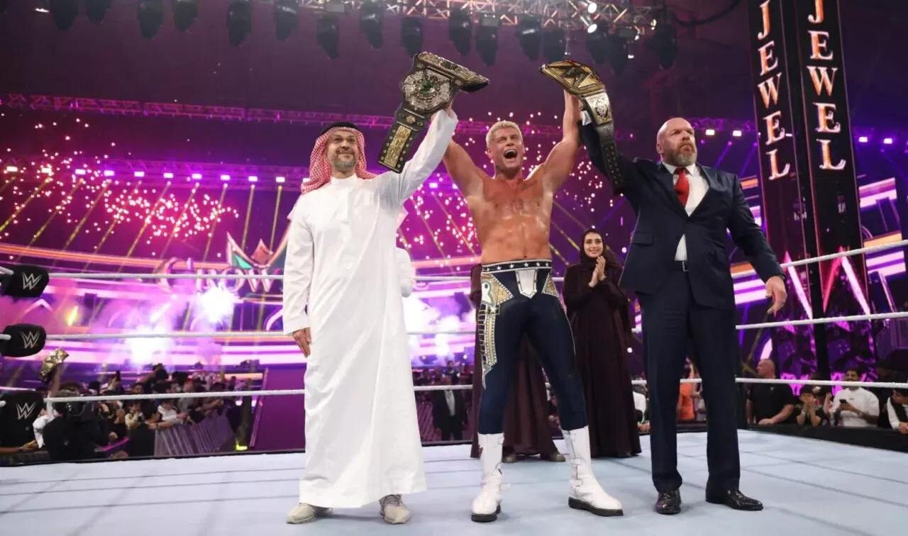 Judul Permata Mahkota WWE Cody Rhodes Triple H