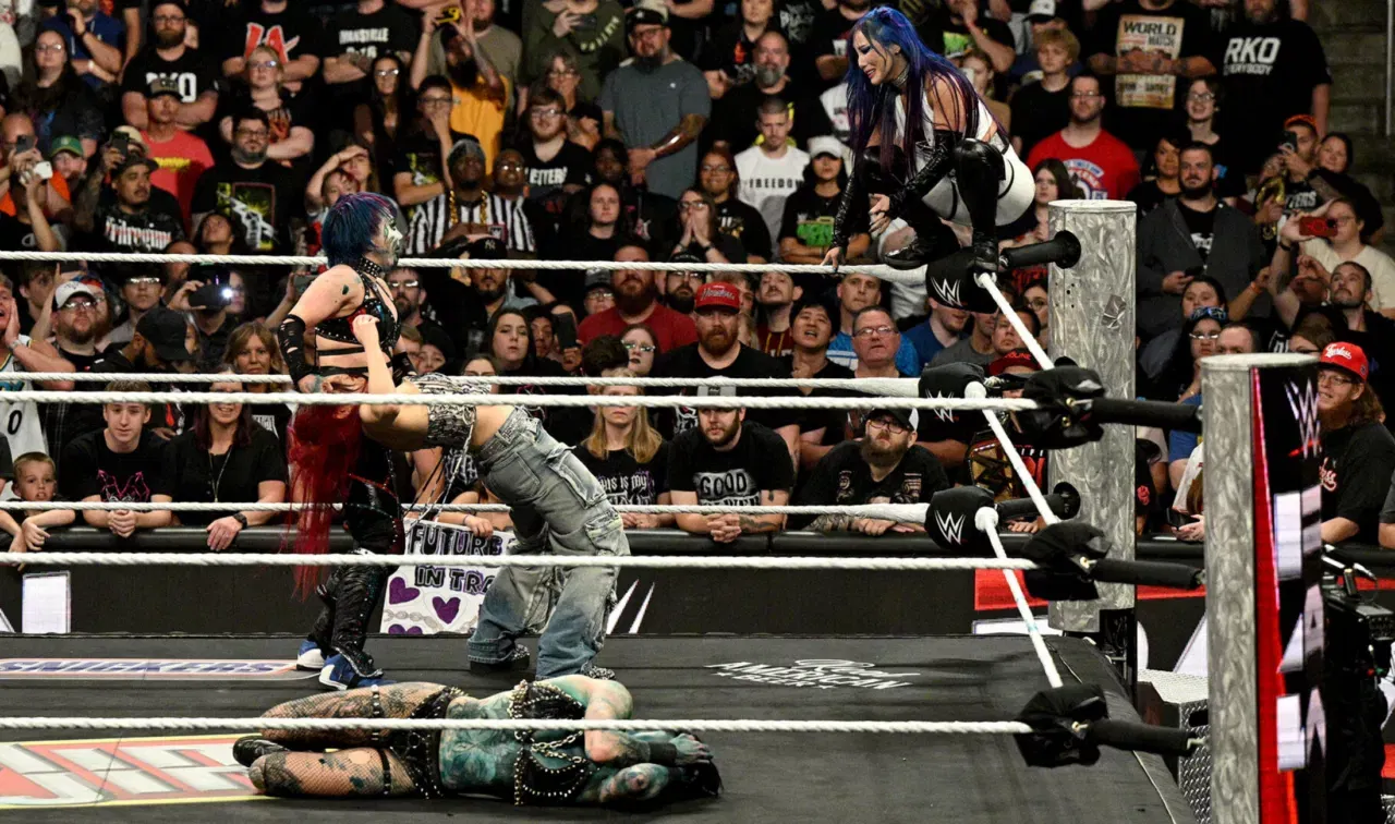 WWE RAW September 22 Results - Asuka & Kairi Sane turn on Iyo Sky & Rhea Ripley