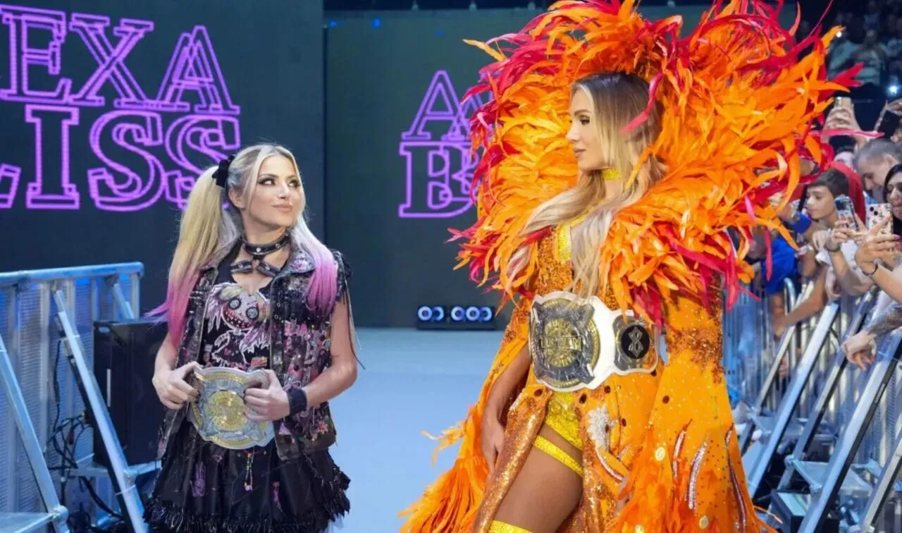 Alexia Bliss y Charlotte Flair WWE SmackDown