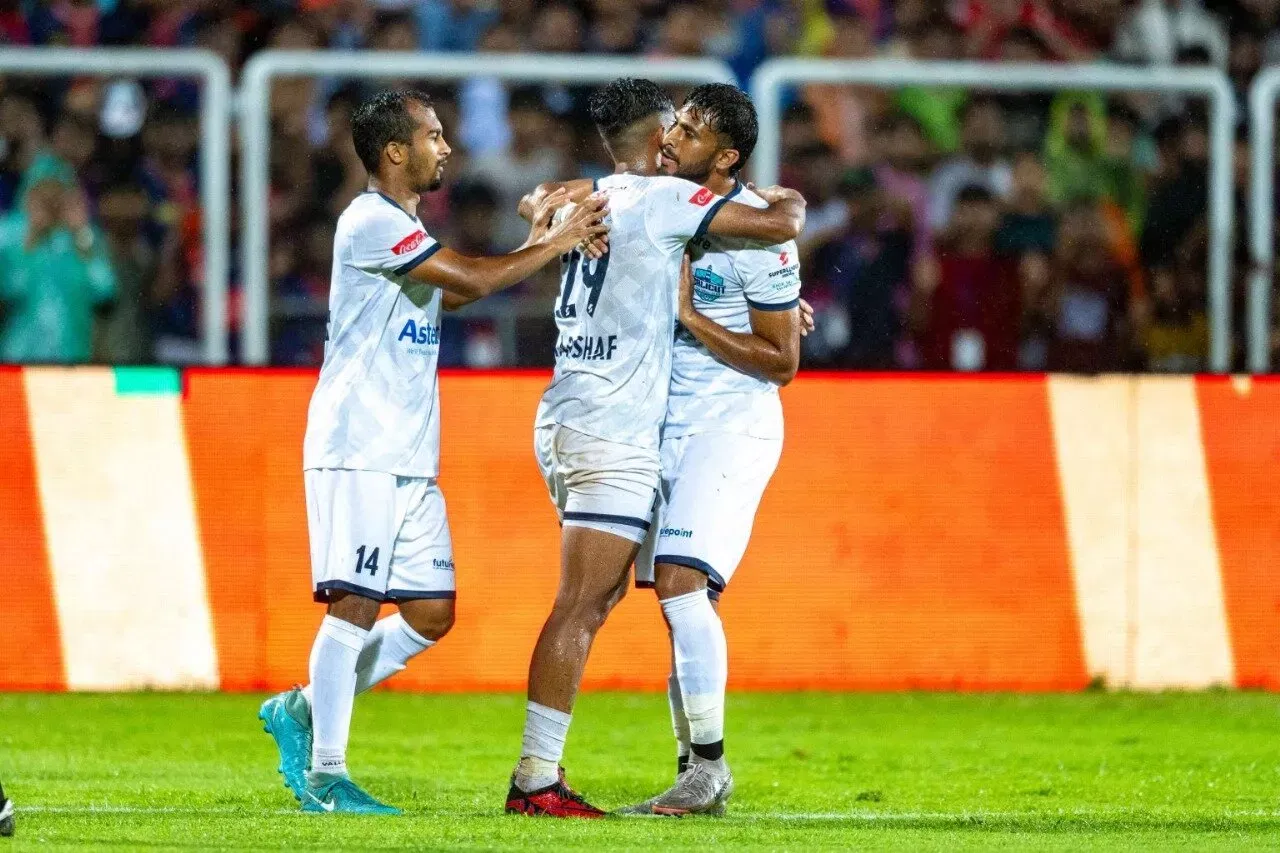 Malappuram FC bermain imbang sengit 3-3 melawan Calicut FC di Malabar Derby di Liga Super Kerala