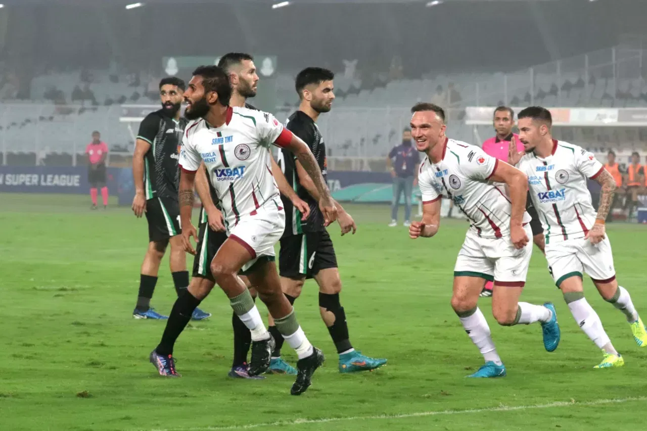 ISL 2025-26: Sergio Lobera warns Mohun Bagan SG players of complacency ahead of Mohammedan SC clash
