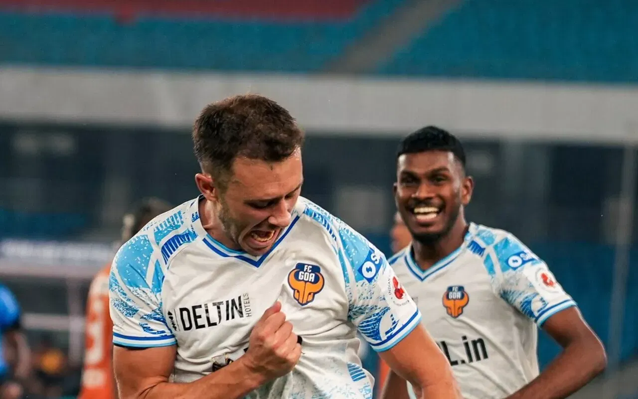 Dejan Drazic celebrating his goal against Punjab FC