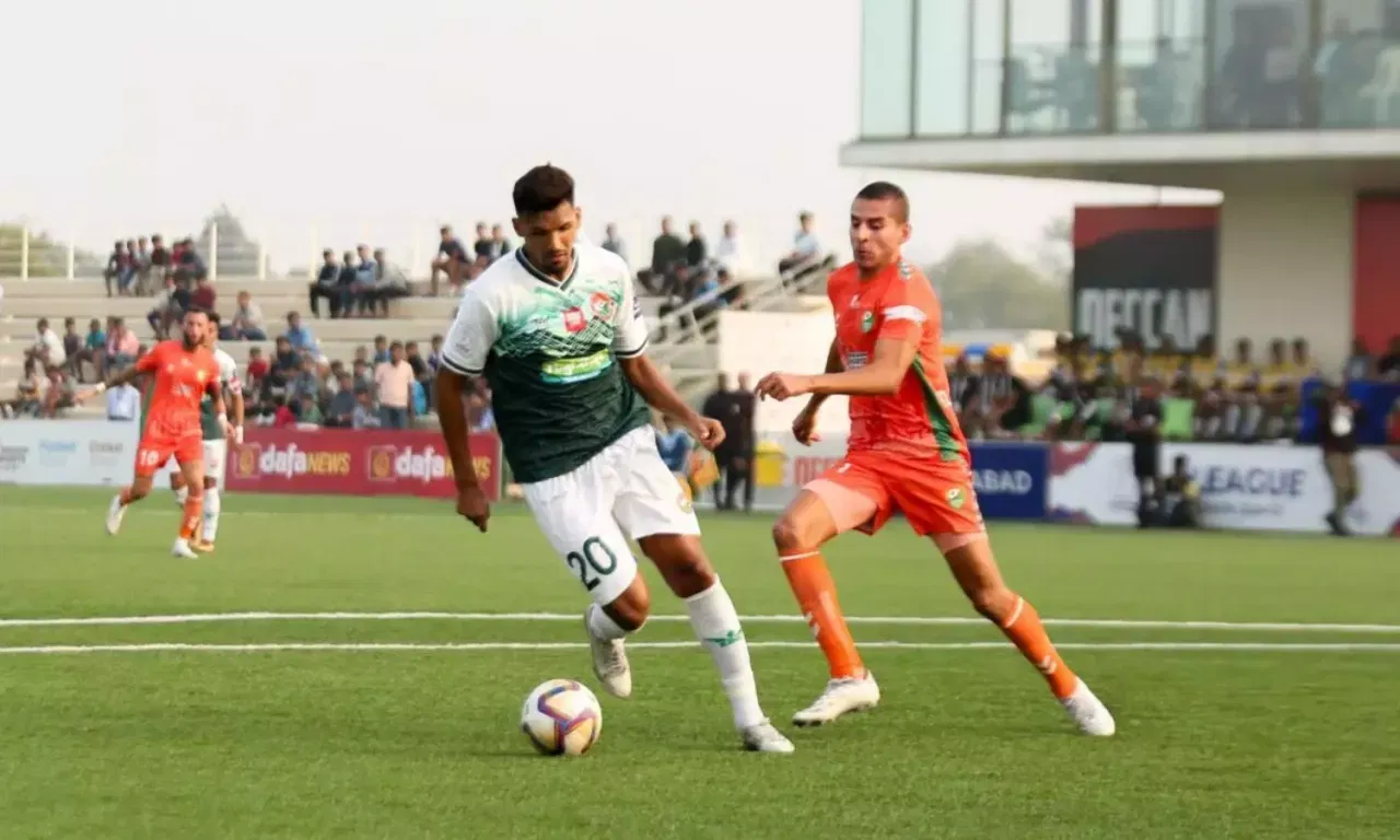 Shillong Lajong FC vs Sreenidi Deccan FC in the Indian Football League.