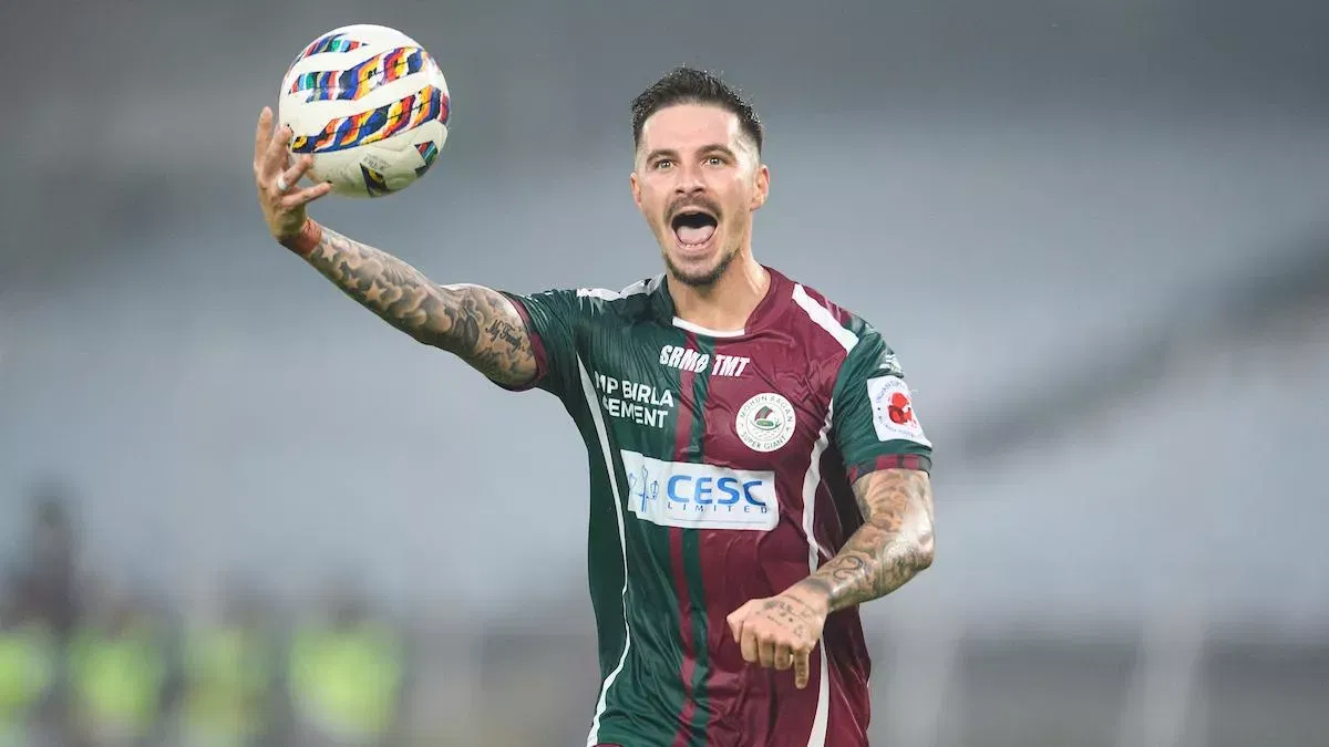 Maclaren in action for Mohun Bagan SG against Punjab FC