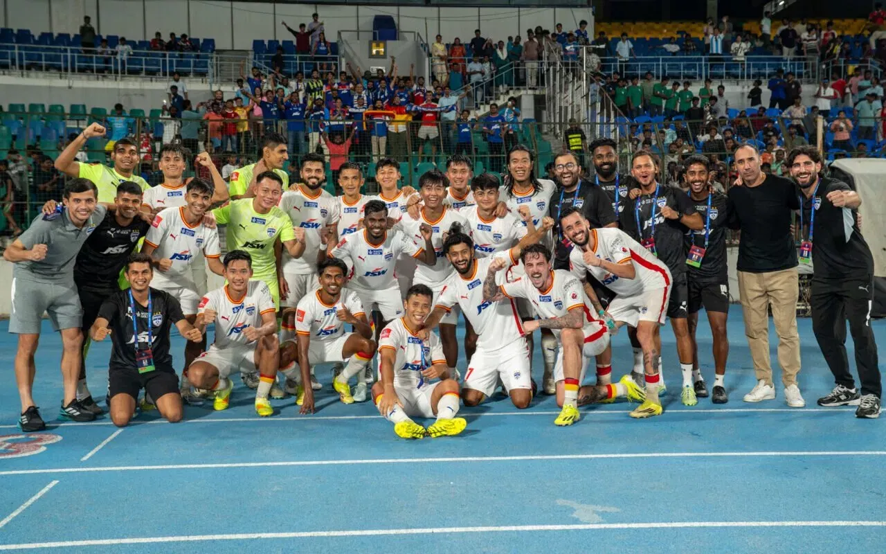 Bengaluru FC head coach Pep Munoz and his players following the win against Chennaiyin FC