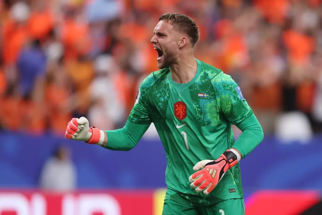 Bart Verbruggen Netherlands v Sweden: Group F - FIFA World Cup 2026