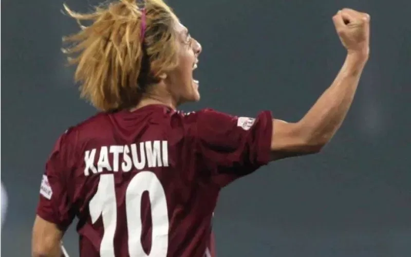 שחקנים שעברו ישירות בין מזרח בנגל ל-Mohun Bagan SG ft: Sayan Banerjee, Katsumi Yusa